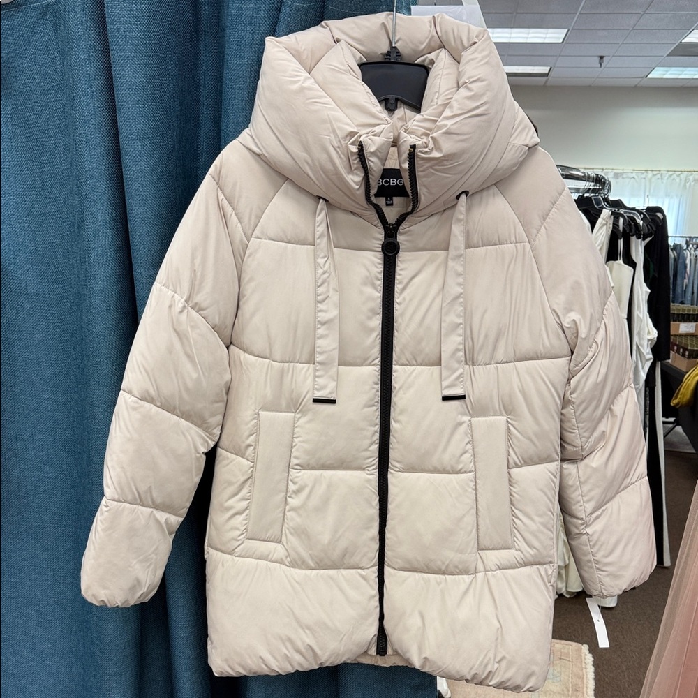 BCBG overzied Women's Cream Quilted Puffer Jacket SPL